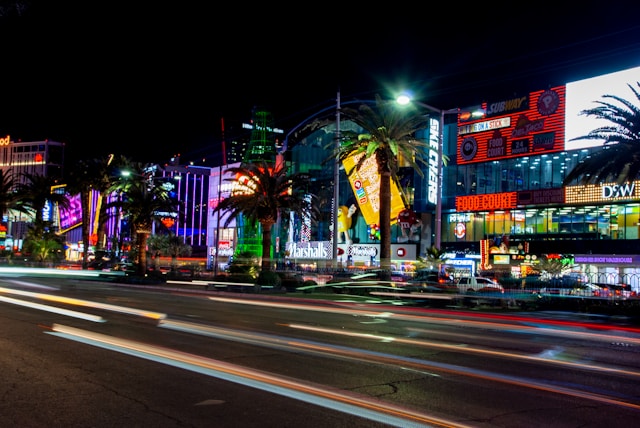 Interface view of FastPay Casino showing game lobby and promotional banners
